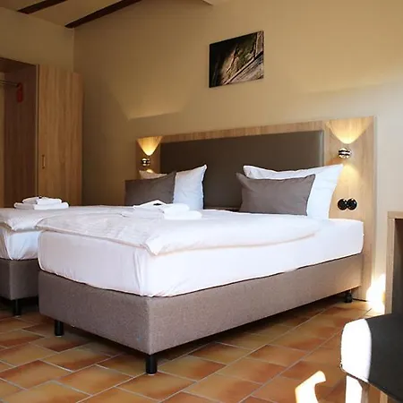 Hotel Garni Tilia 3*